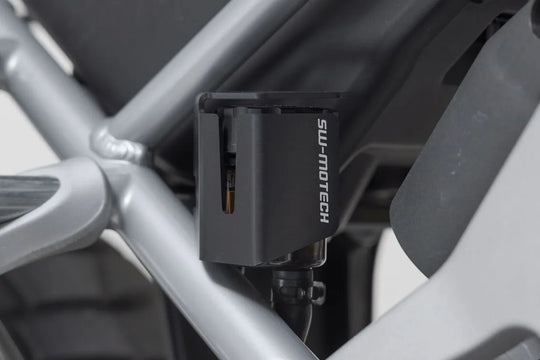 BRAKE RESERVOIR GUARD ΓΙΑ TRIUMPH TIGER 1200 ABS / TIGER 1200 GT ABS '22–'24 | SW-MOTECH-SCT.11.905.10000/B