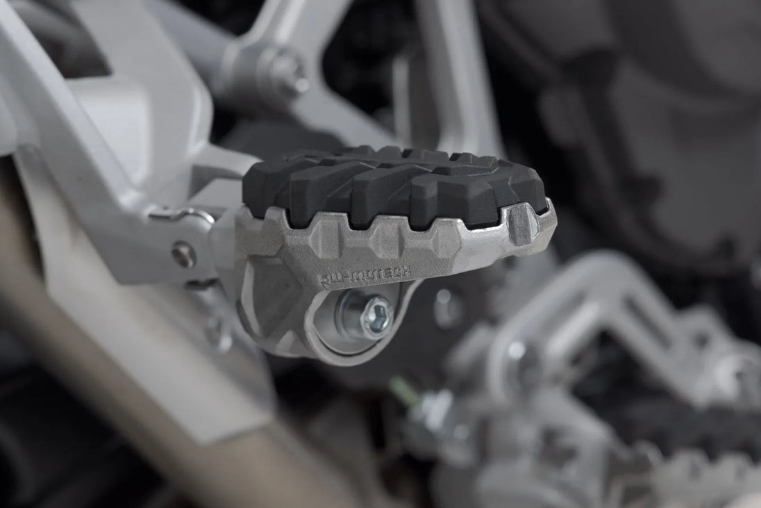 EVO PASSENGER FOOTREST KI ΓΙΑ TRIUMPH TIGER 1200 ABS / TIGER 1200 GT ABS '22–'24 | SW-MOTECH-FRS.11.112.10700