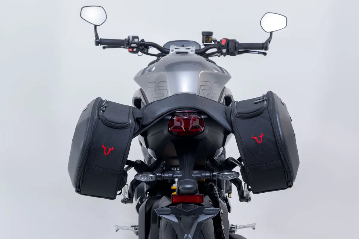 PRO BLAZE H SADDLEBAG SET ΓΙΑ TRIUMPH STREET TRIPLE 765 R ABS / STREET TRIPLE 765 RS ABS / STREET TRIPLE 765 S ABS '19–'24 | SW-MOTECH-BC.HTA.11.740.36000
