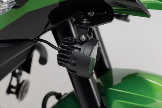 LIGHT MOUNTING KIT ΓΙΑ KAWASAKI KLE 650 / KLE 650 ABS '14–'21 | SW-MOTECH-NSW.08.518.10000/B
