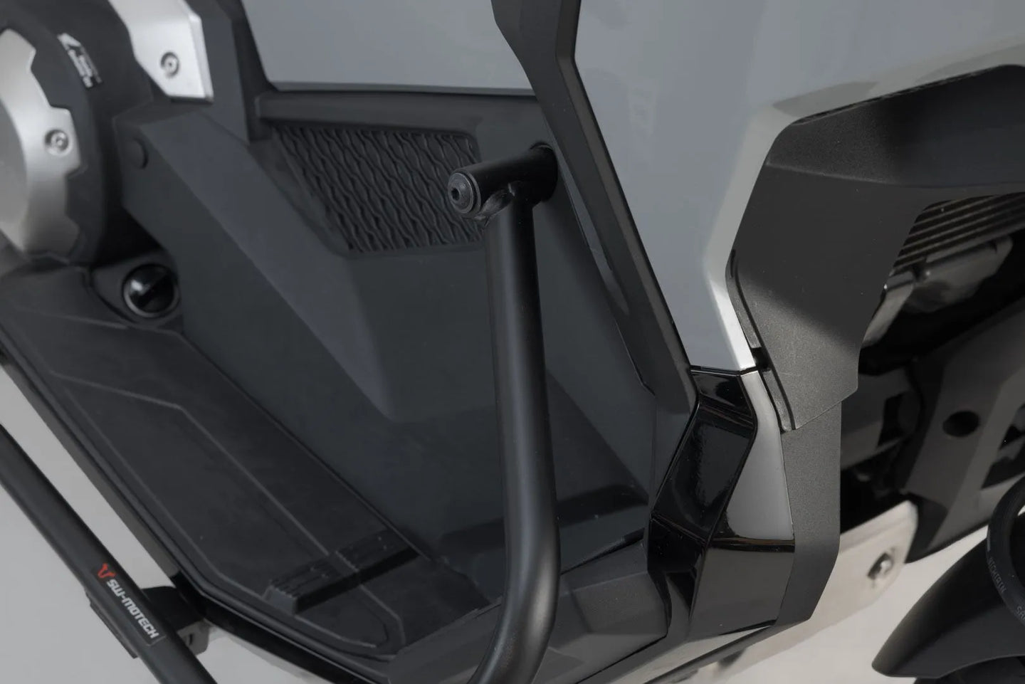 CRASH BAR ΓΙΑ HONDA X-ADV 750 ABS / X-ADV 750 D ABS '20–'24 | SW-MOTECH-SBL.01.808.10001/B