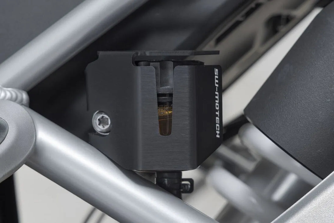 BRAKE RESERVOIR GUARD ΓΙΑ TRIUMPH TIGER 1200 ABS / TIGER 1200 GT ABS '22–'24 | SW-MOTECH-SCT.11.905.10000/B