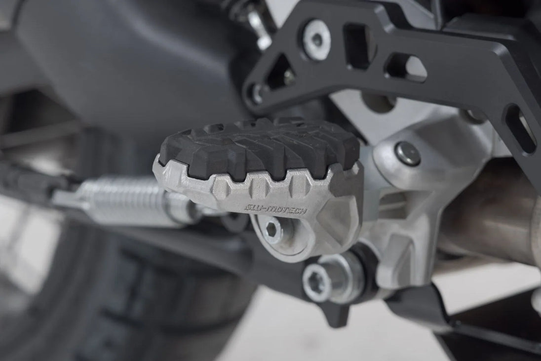 EVO FOOTREST KIT ΓΙΑ DUCATI '22–'24 | SW-MOTECH-FRS.22.112.10201