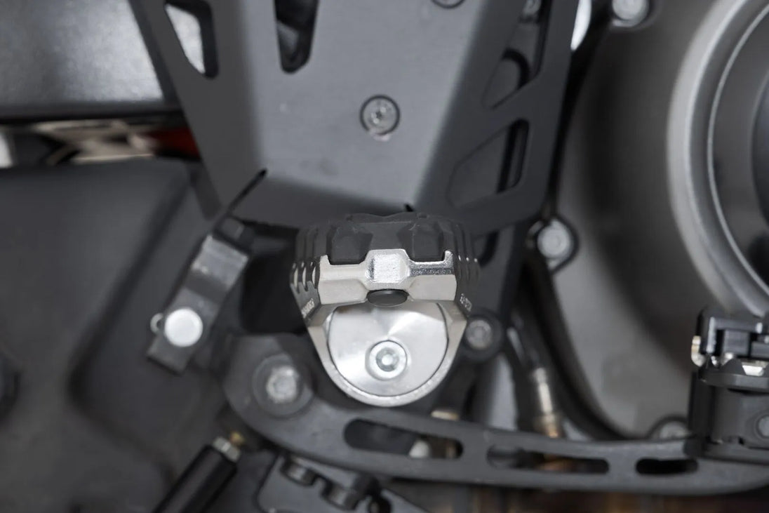 EVO FOOTREST KIT ΓΙΑ Harley Davidson RA 1250 ABS / RA 1250 S ABS / RA 1250 SE ABS '21–'24 | SW-MOTECH-FRS.18.112.10001