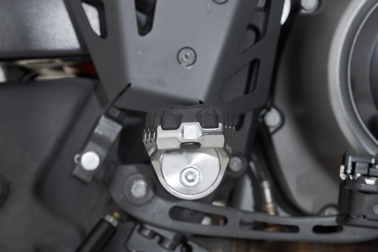 EVO FOOTREST KIT ΓΙΑ Harley Davidson RA 1250 ABS / RA 1250 S ABS / RA 1250 SE ABS '21–'24 | SW-MOTECH-FRS.18.112.10001