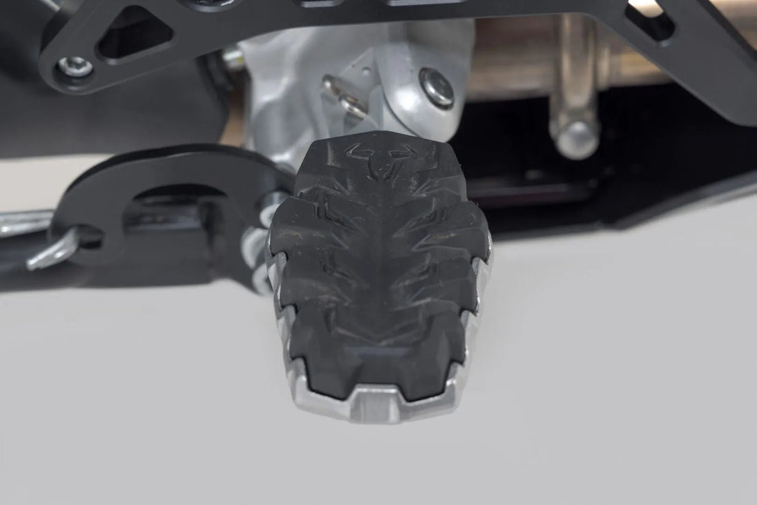 EVO FOOTREST KIT ΓΙΑ DUCATI '22–'24 | SW-MOTECH-FRS.22.112.10201