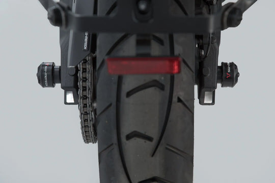 REAR AXLE SLIDER ΓΙΑ TRIUMPH TIGER '11–'23 | SW-MOTECH-STP.11.176.10100/B