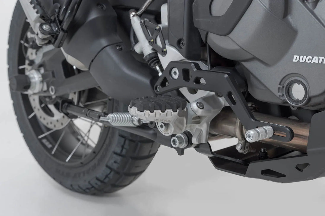 EVO FOOTREST KIT ΓΙΑ DUCATI '22–'24 | SW-MOTECH-FRS.22.112.10201