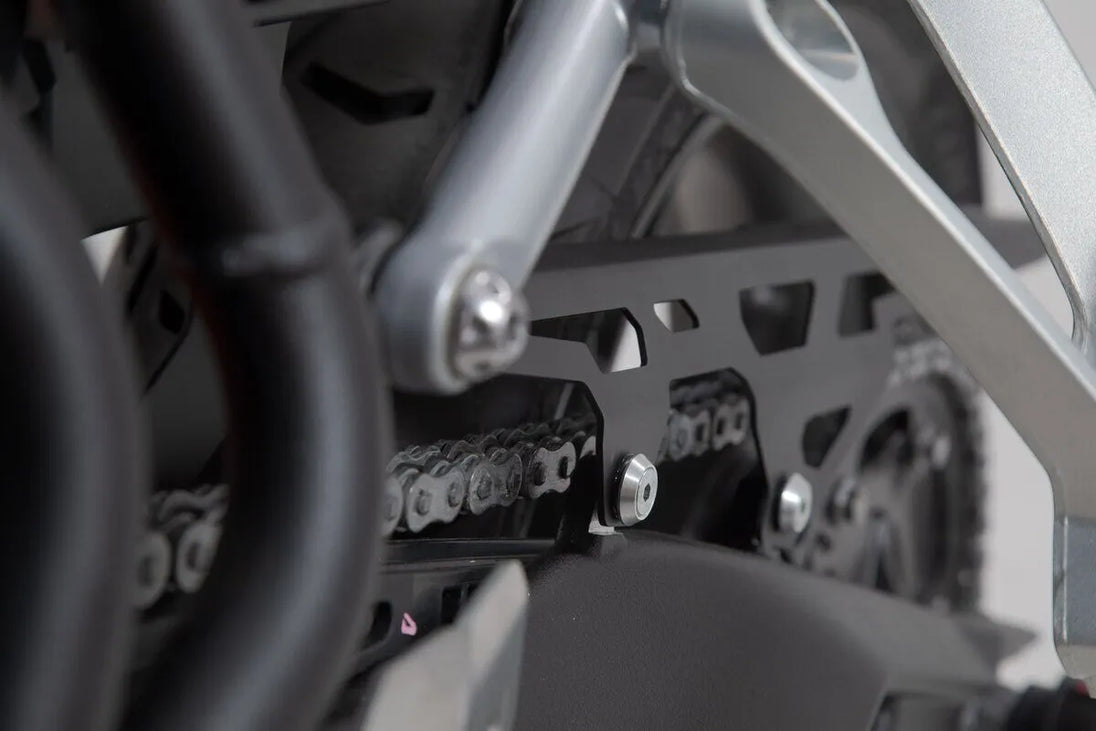 CHAIN GUARD ΓΙΑ TRIUMPH TIGER 900 ABS / TIGER 900 GT ABS '20–'24 | SW-MOTECH-KTS.11.953.10000/B