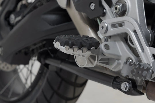 EVO FOOTREST KIT ΓΙΑ TRIUMPH TIGER 1200 ABS / TIGER 1200 GT ABS '22–'24 | SW-MOTECH-FRS.11.112.10600