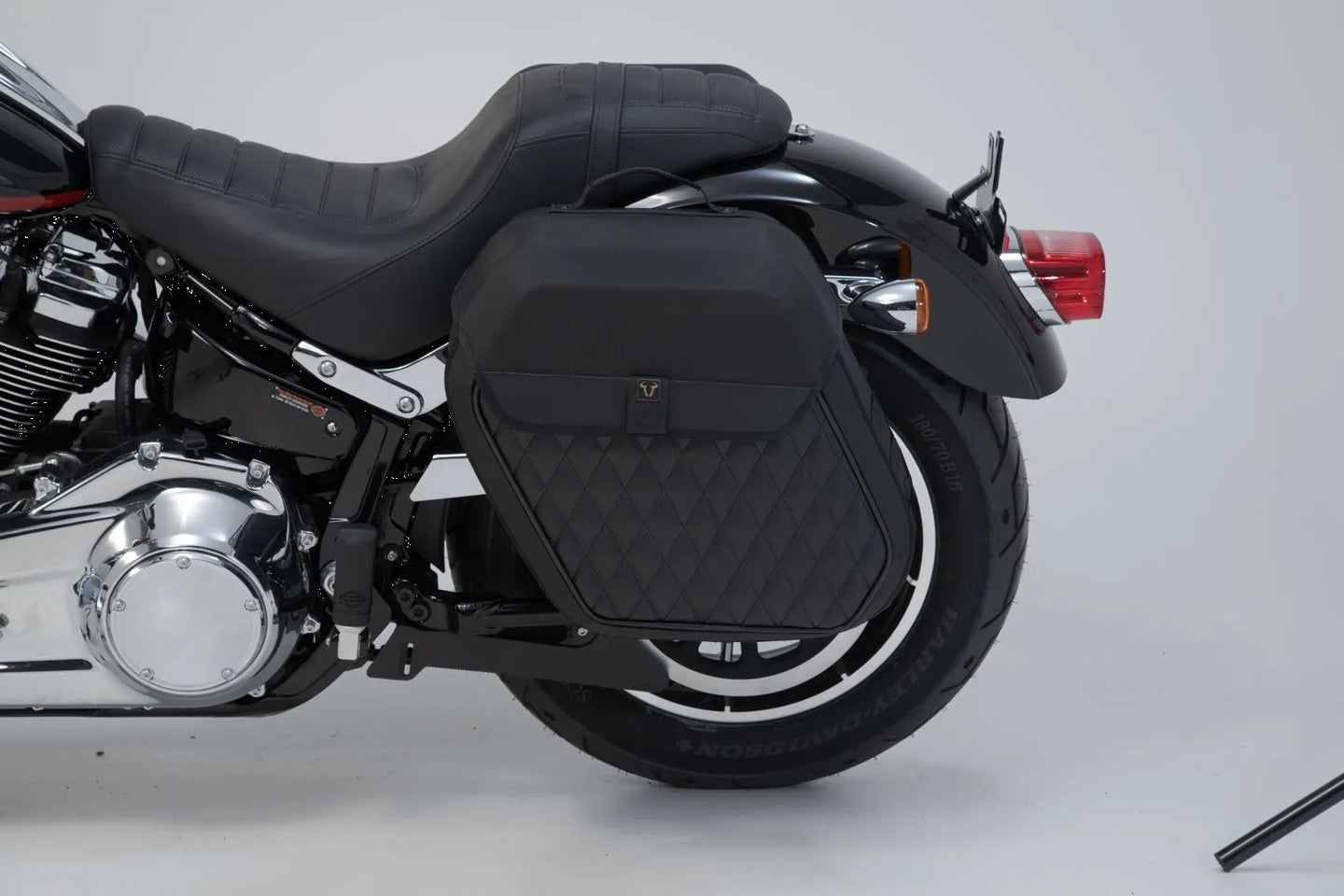 SLH SIDE CARRIER L ΓΙΑ Harley Davidson FXLR 1750 ABS / FXLRS 1868 ABS / FXLRS 1923 ABS '18–'25 | SW-MOTECH-HTA.18.682.10300