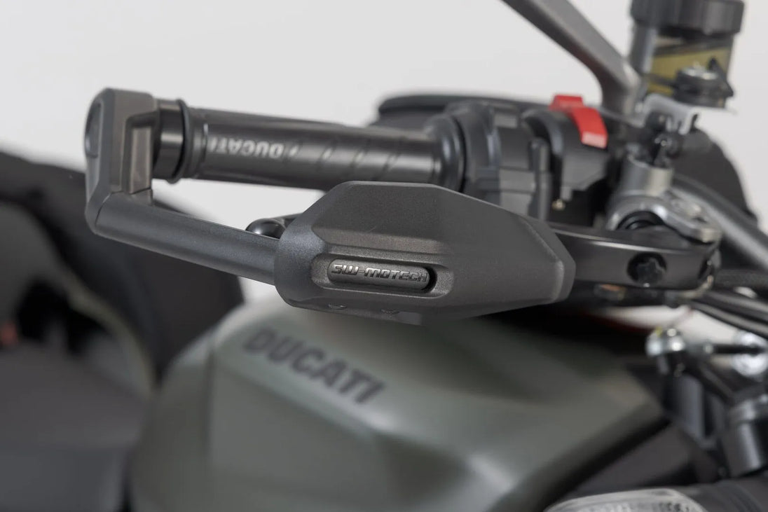 LEVER GUARDS W/ WIND PROTECTION | SW-MOTECH-LVG.22.999.11001/B