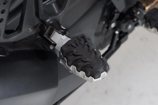 EVO PILLION FOOTREST KIT | SW-MOTECH-FRS.18.112.10100