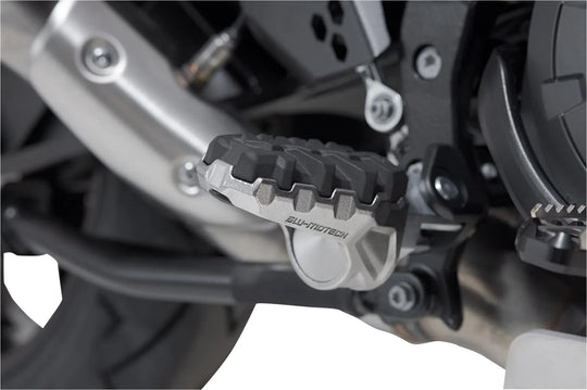 FOOTREST KIT EVO ΓΙΑ KTM SUPER ADVENTURE 1290 R ABS / SUPER ADVENTURE 1290 S ABS '21–'24 | SW-MOTECH-FRS.04.112.10200