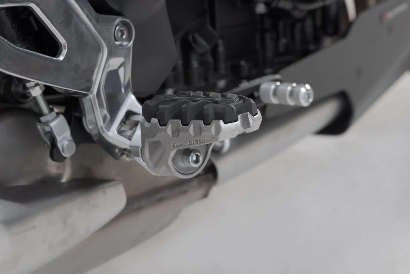 EVO FOOTREST KIT ΓΙΑ TRIUMPH TIGER SPORT 660 ABS '22–'26 | SW-MOTECH-FRS.11.112.10500