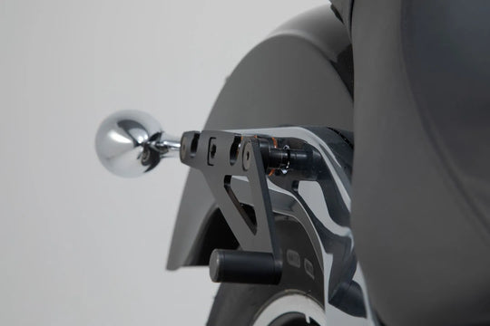 SLH SIDE CARRIER R ΓΙΑ Harley Davidson FXLR 1750 ABS / FXLRS 1868 ABS / FXLRS 1923 ABS '18–'25 | SW-MOTECH-HTA.18.682.11200