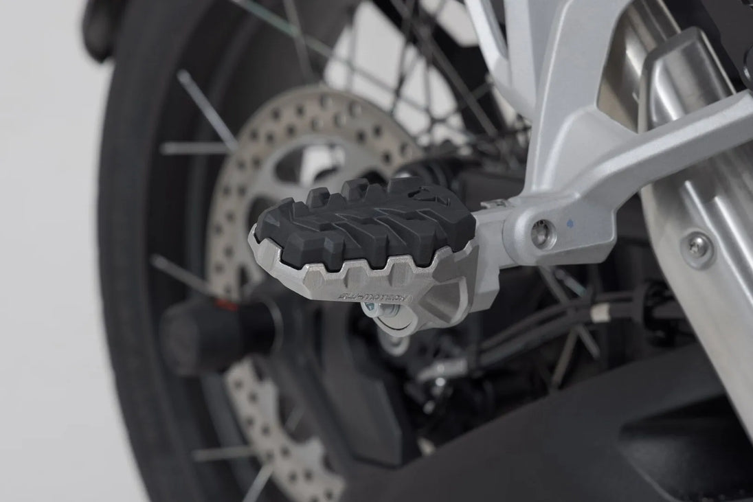 EVO PASSENGER FOOTREST KI ΓΙΑ TRIUMPH TIGER 1200 ABS / TIGER 1200 GT ABS '22–'24 | SW-MOTECH-FRS.11.112.10700