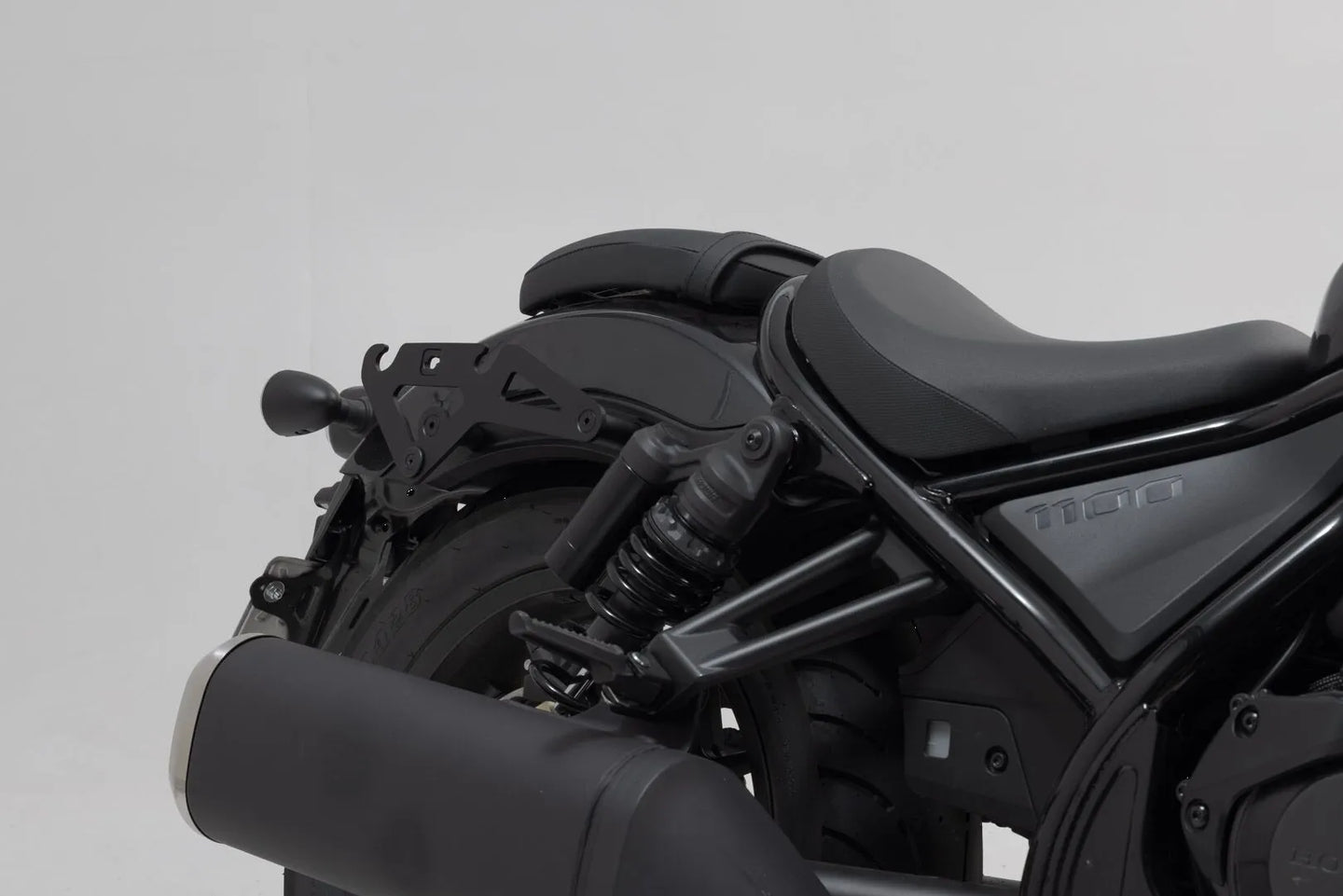 SLH SIDE CARRIER LH1 R ΓΙΑ HONDA CMX 1100 ABS / CMX 1100 T ABS '21–'24 | SW-MOTECH-HTA.01.682.11100