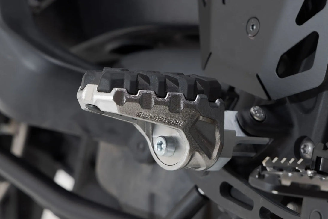 EVO FOOTREST KIT ΓΙΑ Harley Davidson RA 1250 ABS / RA 1250 S ABS / RA 1250 SE ABS '21–'24 | SW-MOTECH-FRS.18.112.10001