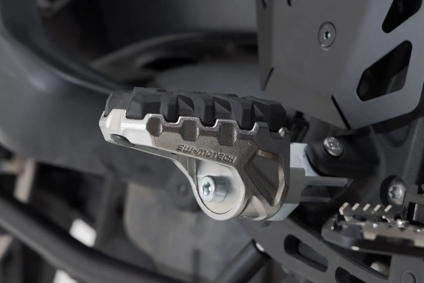 EVO FOOTREST KIT ΓΙΑ Harley Davidson RA 1250 ABS / RA 1250 S ABS / RA 1250 SE ABS '21–'24 | SW-MOTECH-FRS.18.112.10001