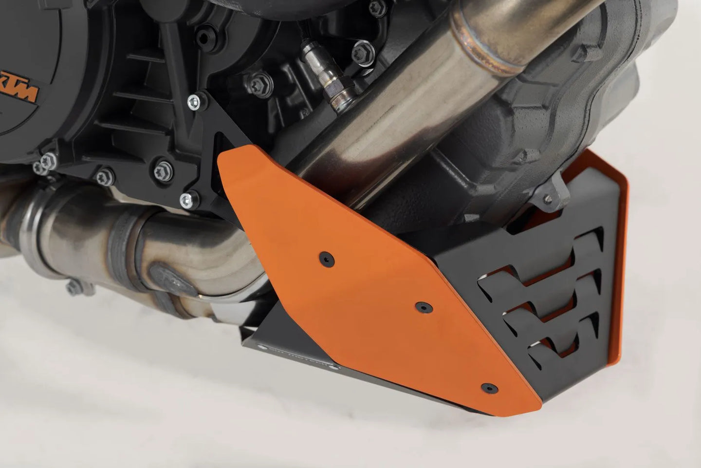 BELLY PAN ΓΙΑ KTM SUPER DUKE 1290 GT ABS / SUPER DUKE 1290 R ABS '14–'24 | SW-MOTECH-MSS.04.532.10003