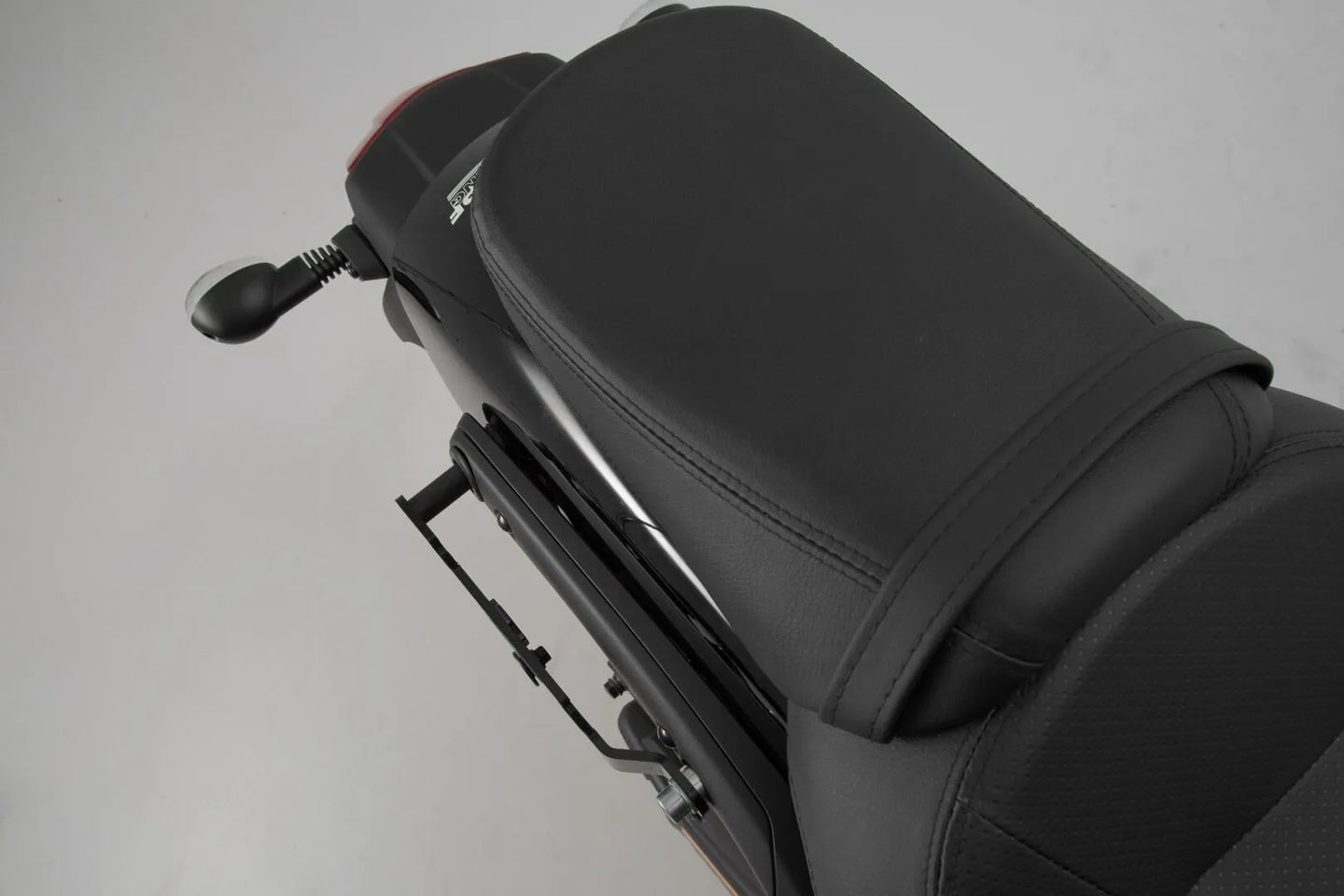 LEGEND GEAR SIDEBAG SYS LH ΓΙΑ KAWASAKI EN 650 / EN 650 ABS '15–'24 | SW-MOTECH-BC.HTA.08.682.20001
