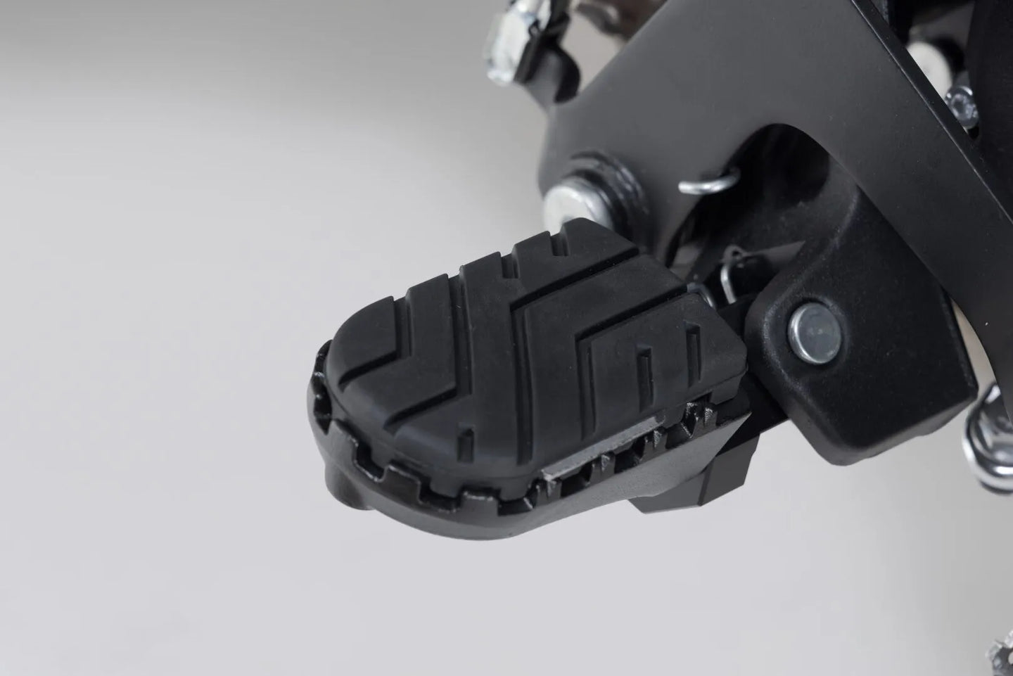 ION FOOTREST KIT ΓΙΑ ROYAL ENFIELD HIMALAYAN 450 ABS '24–'25 | SW-MOTECH-FRS.41.011.10000/B