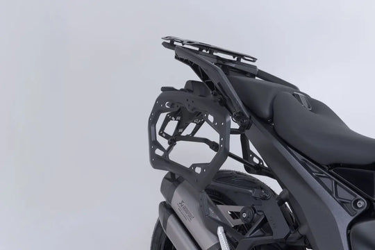 PRO SIDE CARRIER ΓΙΑ BMW R 1300 R ABS / R 1300 RS ABS '25–'26 | SW-MOTECH-KFT.07.018.30000/B