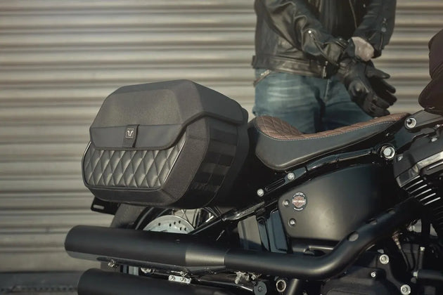 LH SIDE BAG SYS LEGEND ΓΙΑ Harley Davidson FXBB 1750 ABS / FXST 1750 / FXST 1750 ABS '18–'24 | SW-MOTECH-BC.HTA.18.682.20000