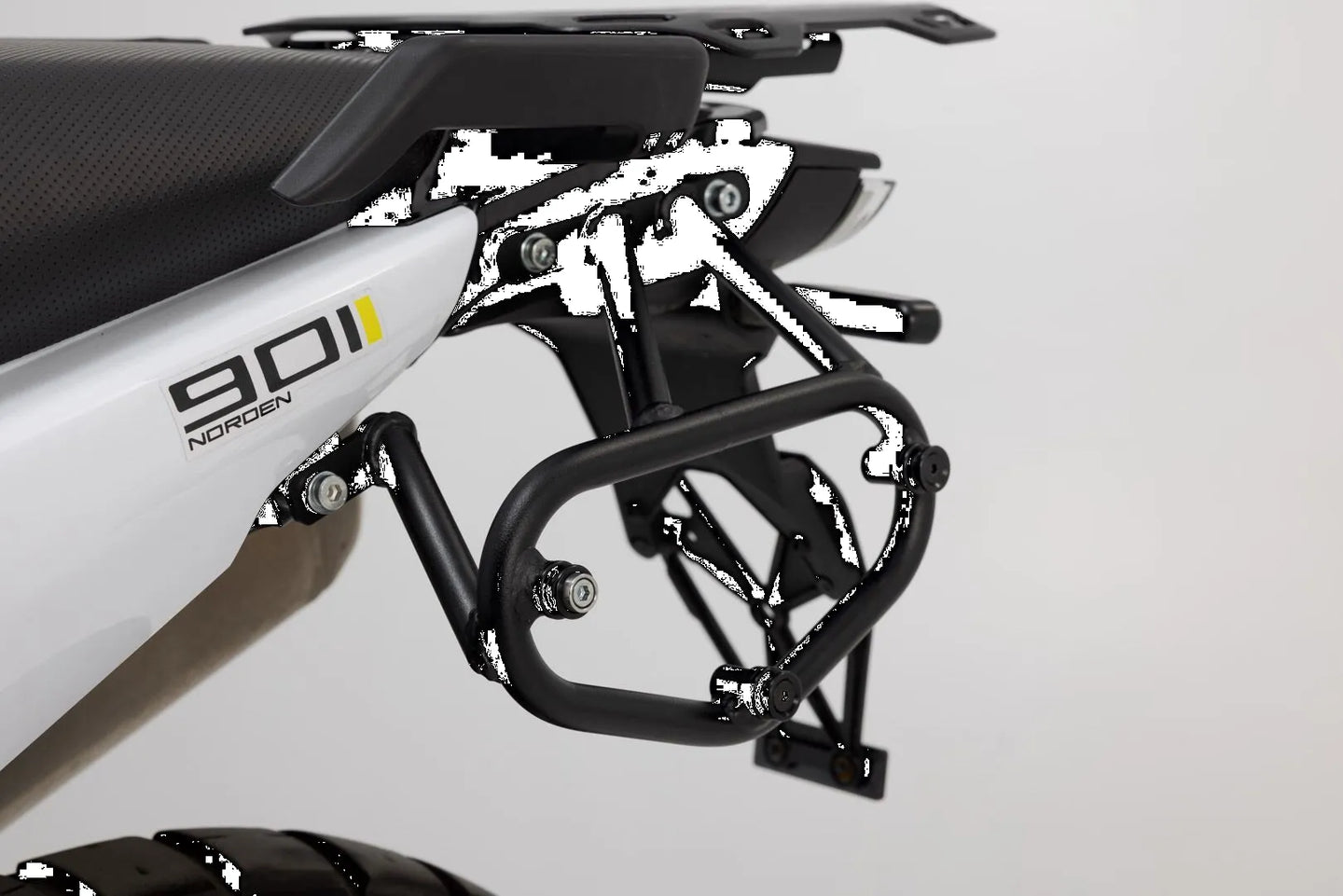 SLC SIDE CARRIER LEFT | SW-MOTECH-HTA.03.992.10000