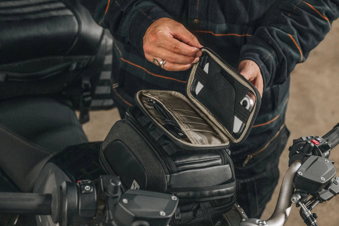 Legend Smartphone Bag-BC.TRS.00.405.20000
