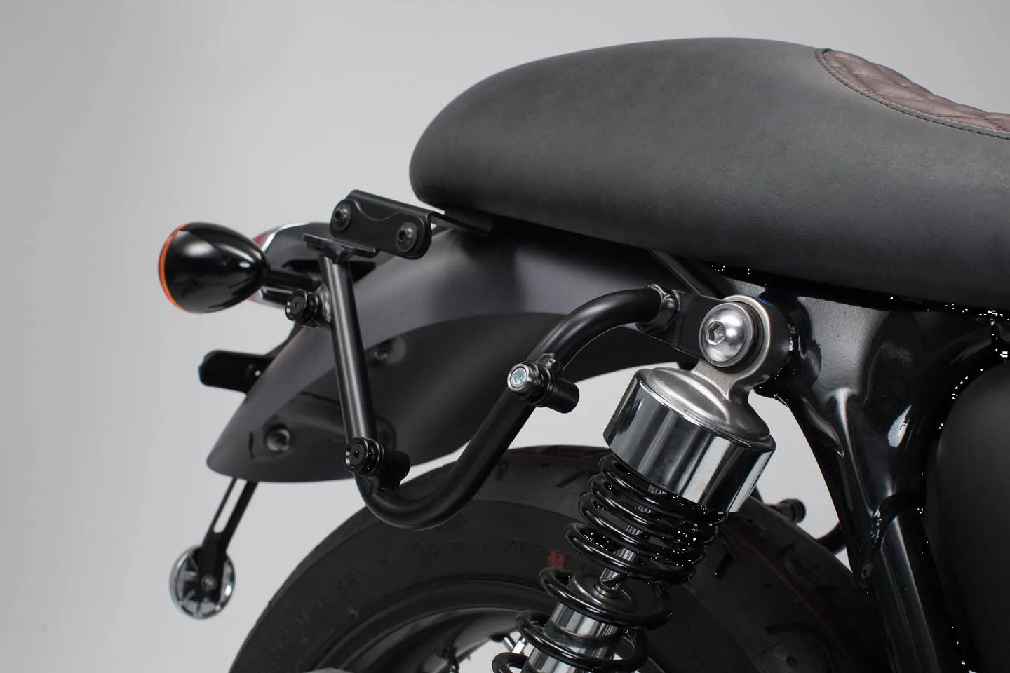 ADPT SLC SIDE CARRIER R ΓΙΑ TRIUMPH BONNEVILLE 1200 T120 ABS / BONNEVILLE 900 T100 ABS '16–'24 | SW-MOTECH-HTA.11.743.13001