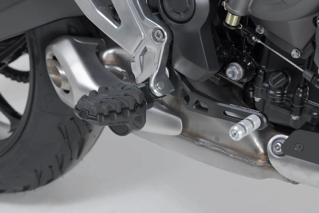 FOOTREST KIT EVO ΓΙΑ TRIUMPH TIGER SPORT 660 ABS '24–'25 | SW-MOTECH-FRS.11.112.10800/B