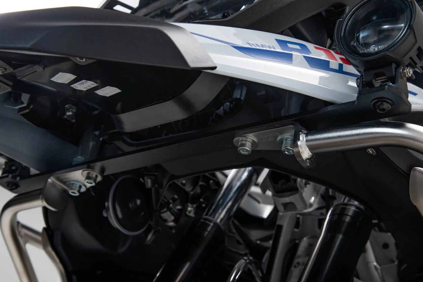 LIGHT MOUNTING KIT ΓΙΑ BMW R 1200 GS ABS / R 1250 GS ABS '12–'23 | SW-MOTECH-NSW.07.004.10400/B