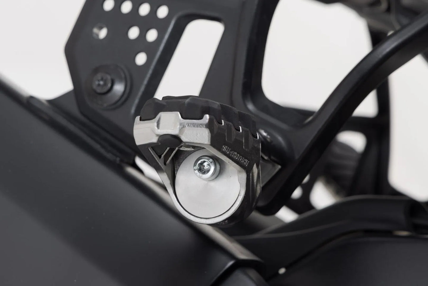 EVO PILLION FOOTREST KIT | SW-MOTECH-FRS.18.112.10100