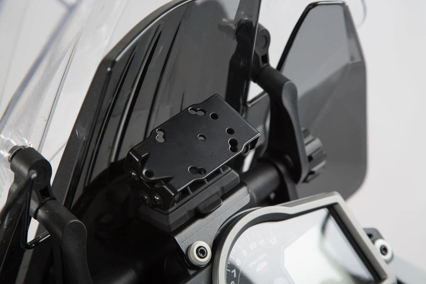 COCKPIT GPS MOUNT | SW-MOTECH-GPS.04.588.10000/B