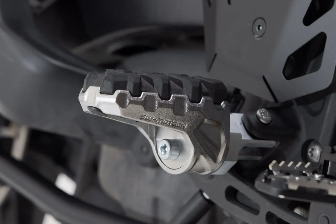 EVO FOOTREST KIT ΓΙΑ Harley Davidson RA 1250 ABS / RA 1250 S ABS / RA 1250 SE ABS '21–'24 | SW-MOTECH-FRS.18.112.10000
