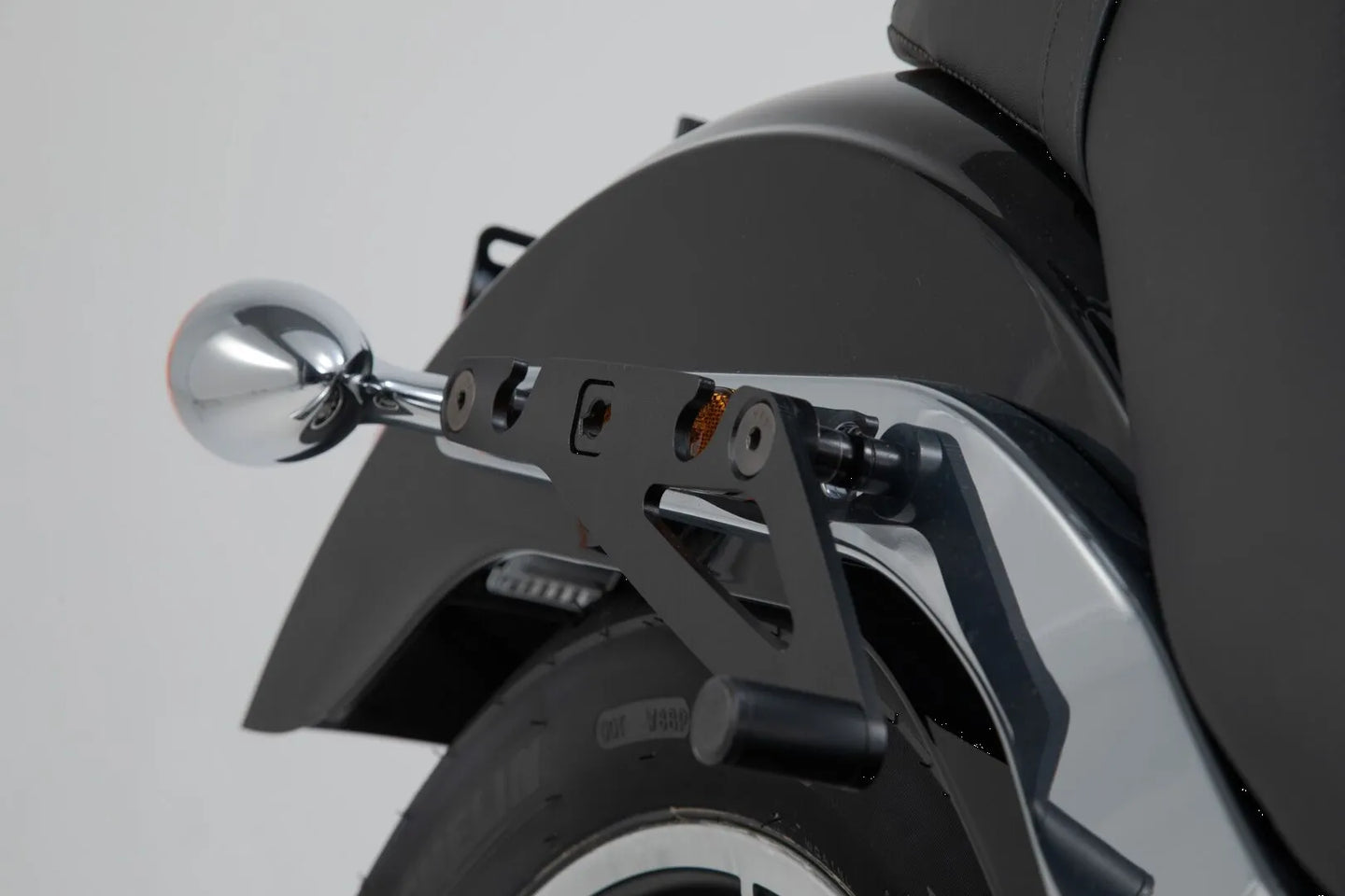 SLH SIDE CARRIER R ΓΙΑ Harley Davidson FXLR 1750 ABS / FXLRS 1868 ABS / FXLRS 1923 ABS '18–'25 | SW-MOTECH-HTA.18.682.11200