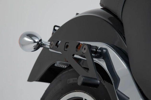 SLH SIDE CARRIER R ΓΙΑ Harley Davidson FXLR 1750 ABS / FXLRS 1868 ABS / FXLRS 1923 ABS '18–'25 | SW-MOTECH-HTA.18.682.11200