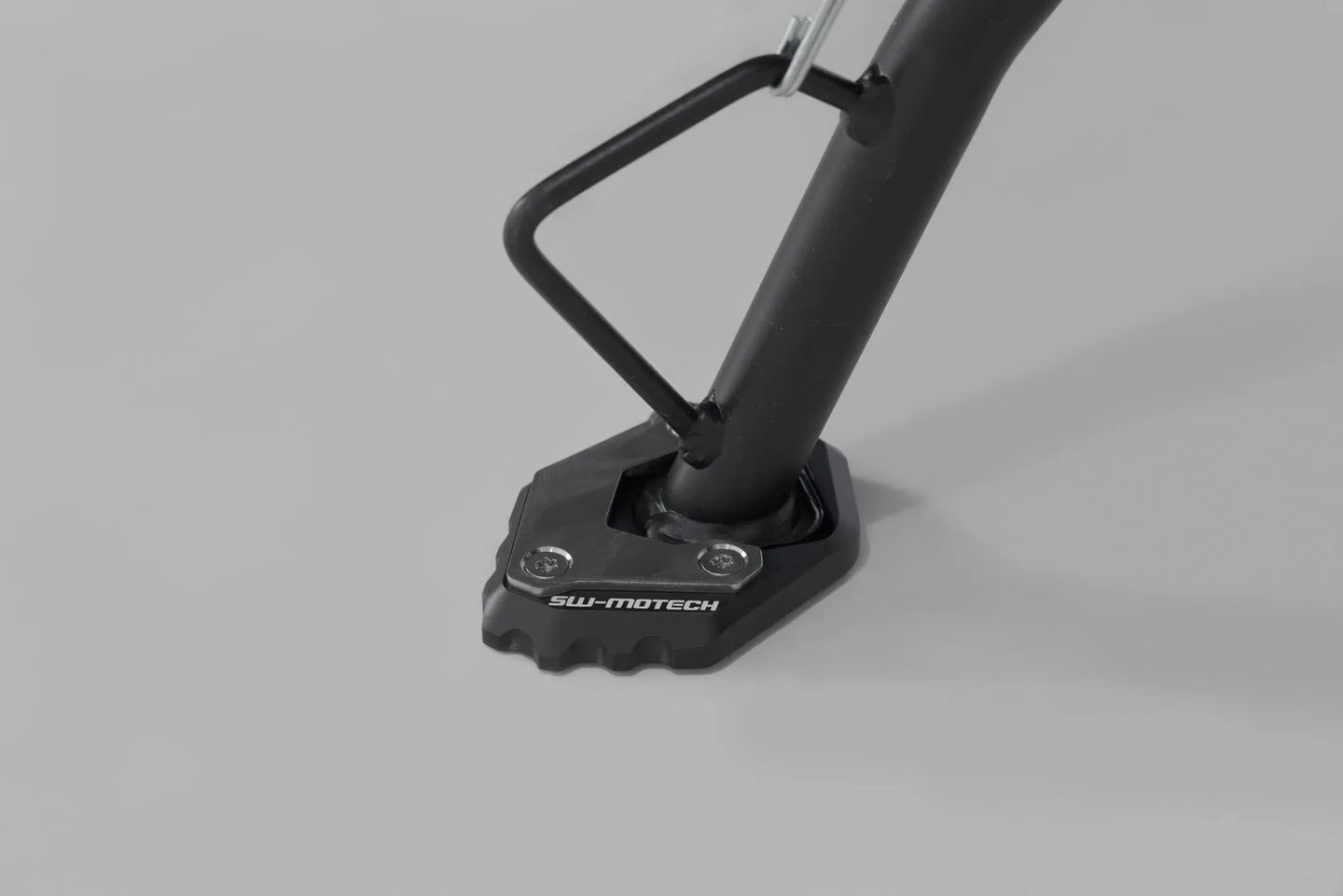 SIDE STAND FOOT EXTENSION ΓΙΑ CF MOTO MT 800 ABS / NK 300 ABS '22–'24 | SW-MOTECH-STS.10.032.10000