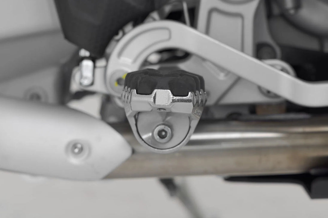EVO FOOTREST KIT ΓΙΑ APRILIA TUAREG 660 ABS '22–'24 | SW-MOTECH-FRS.13.112.10200