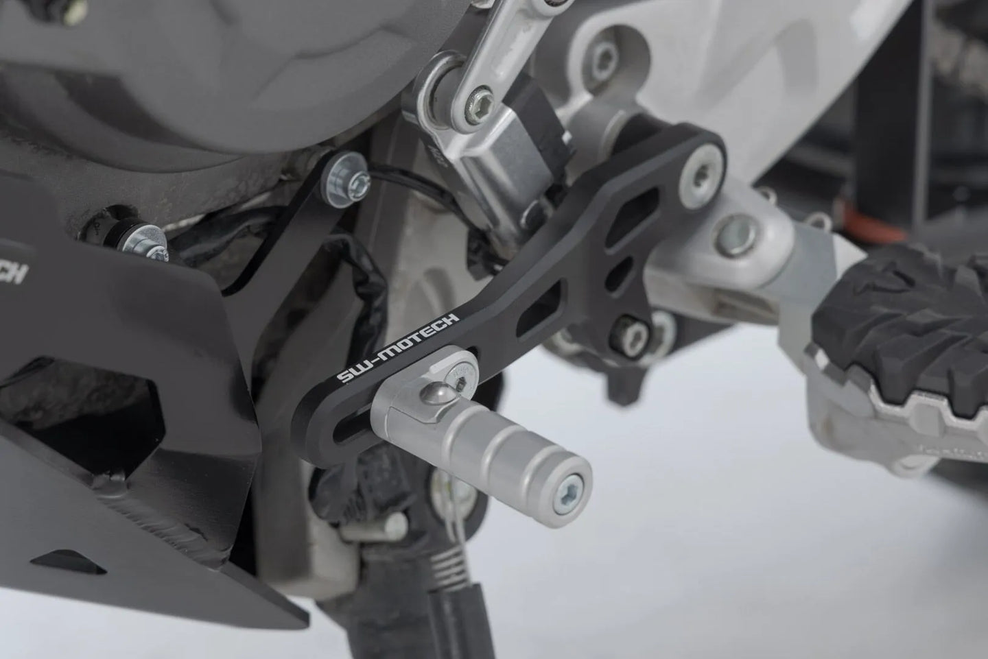 GEAR LEVER ΓΙΑ DUCATI DESERT X 950 ABS '22–'24 | SW-MOTECH-FSC.22.995.10000