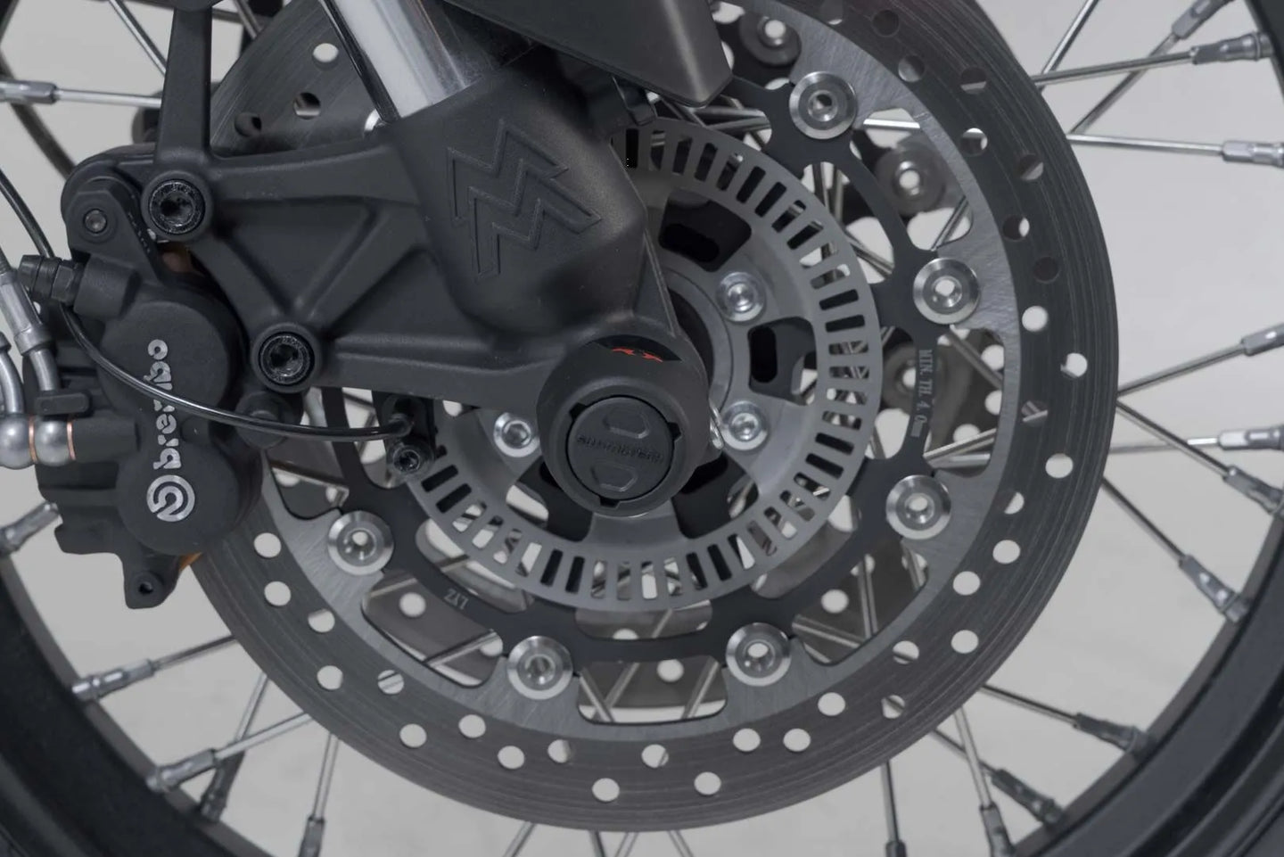 FRONT AXLE SLIDER SET ΓΙΑ MOTO MORINI X-CAPE 650 ABS '21–'24 | SW-MOTECH-STP.23.176.10000/B