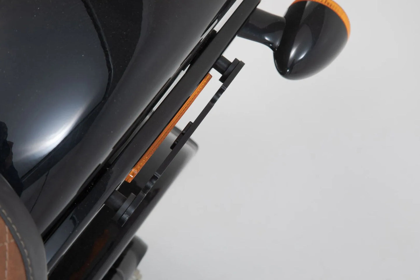 SLH SIDE CARRIER L ΓΙΑ Harley Davidson FXBB 1750 ABS / FXST 1750 / FXST 1750 ABS '18–'24 | SW-MOTECH-HTA.18.682.10000