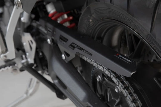 CHAIN GUARD ΓΙΑ TRIUMPH TIGER 900 ABS / TIGER 900 GT ABS '20–'24 | SW-MOTECH-KTS.11.953.10000/B