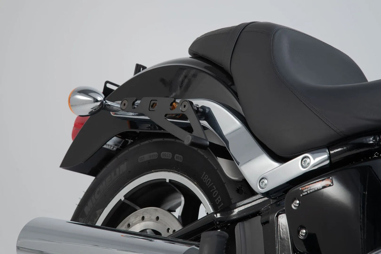 SLH SIDE CARRIER R ΓΙΑ Harley Davidson FXLR 1750 ABS / FXLRS 1868 ABS / FXLRS 1923 ABS '18–'25 | SW-MOTECH-HTA.18.682.11200