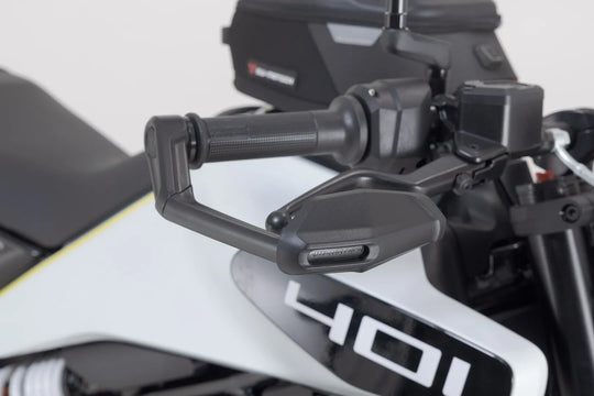 LEVER GUARDS W/ WIND PROTECTION ΓΙΑ HUSQVARNA SVARTPILEN 401 ABS / VITPILEN 401 ABS '23–'24 | SW-MOTECH-LVG.03.014.11000/B