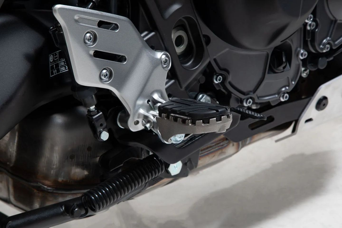 ION FOOTREST KIT ΓΙΑ YAMAHA MT-09 ABS / MT-09 GT ABS '21–'22 | SW-MOTECH-FRS.06.011.10300/S