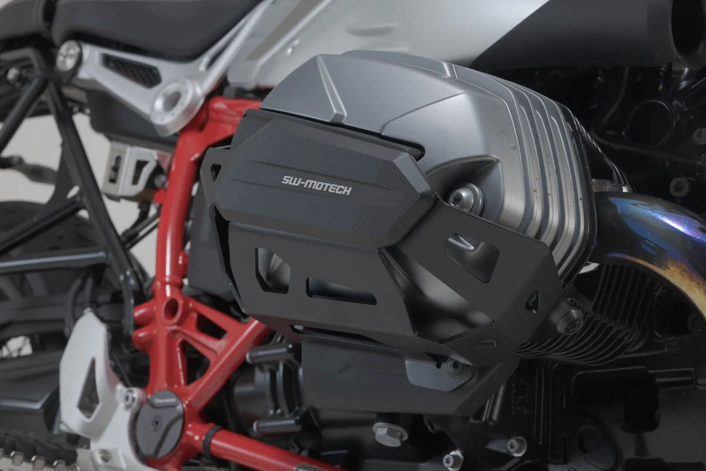 CYLINDER GUARDS ΓΙΑ BMW R 12 ABS / R 12 NINE T ABS '24–'26 | SW-MOTECH-MSS.07.653.10002/B