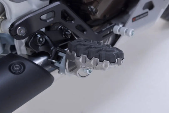 EVO FOOTREST KIT ΓΙΑ HONDA CRF 1000 L ABS / CRF 1100 L ABS '18–'26 | SW-MOTECH-FRS.01.112.10600/B